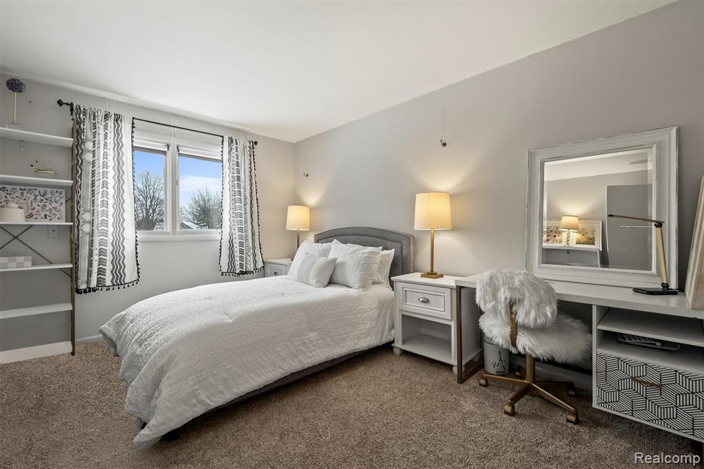 4926 Oak River Drive, Troy, MI 48098 — Photo 33