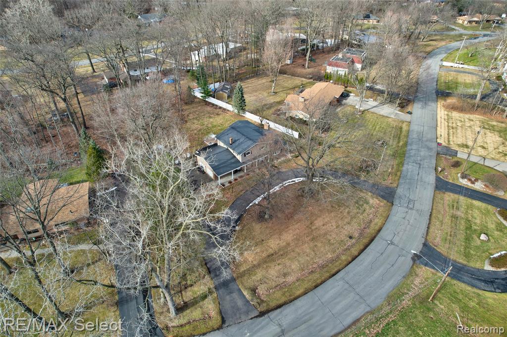 5401 S Sycamore Drive, Burton, MI 48509 — Photo 55