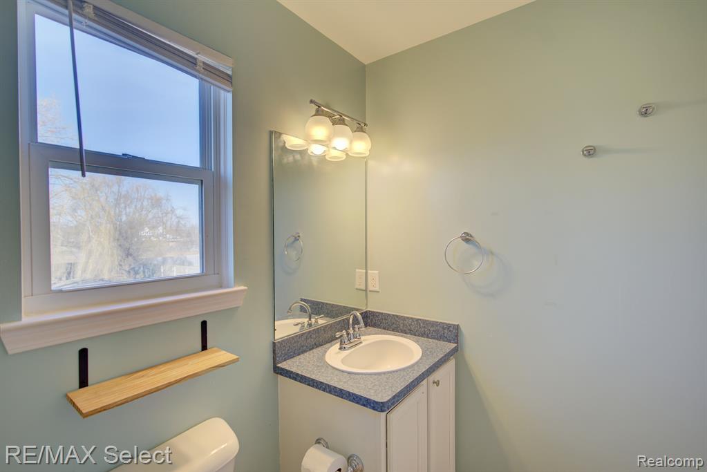 8056 LARK Lane, Grand Blanc, MI 48439 — Photo 31