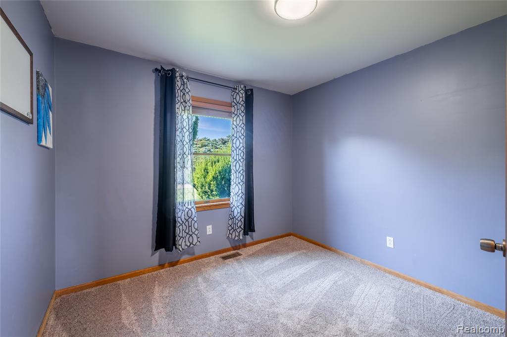 9600 Hamill Road, Otisville, MI 48463 — Photo 16