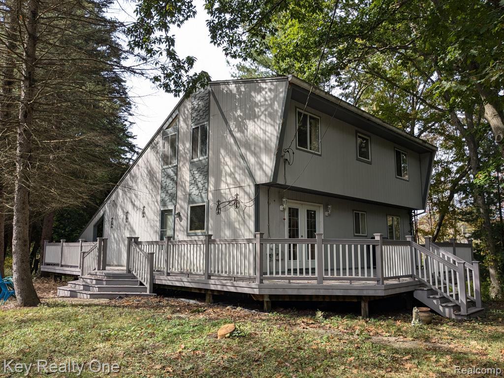 150 PORTER Lane, Leonard, MI 48367 — front exterior