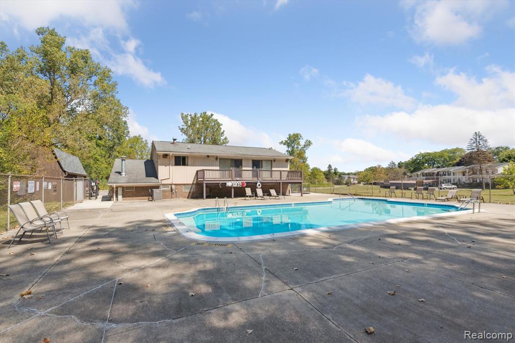 8346 Lakeview Drive, Ypsilanti, MI 48198 — Photo 30
