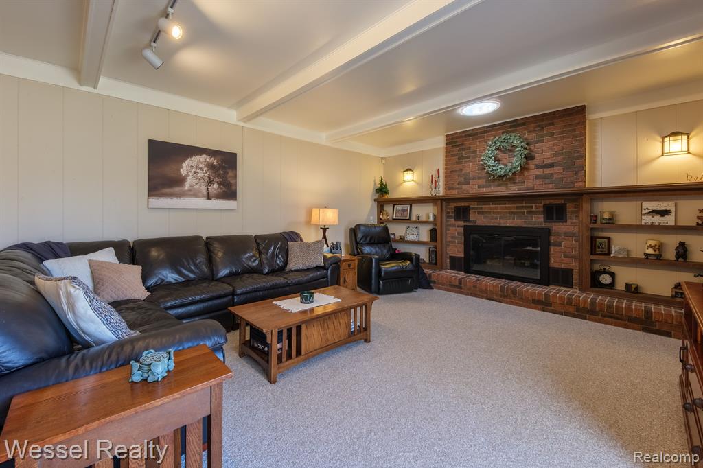 47829 BEN FRANKLIN Drive, Shelby Twp, MI 48315 — Photo 14