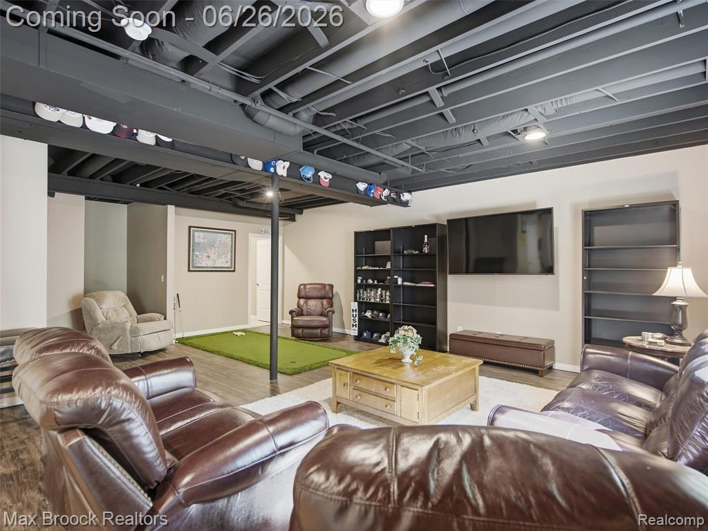 583 Birchcrest Court, Oakland, MI — Photo 48