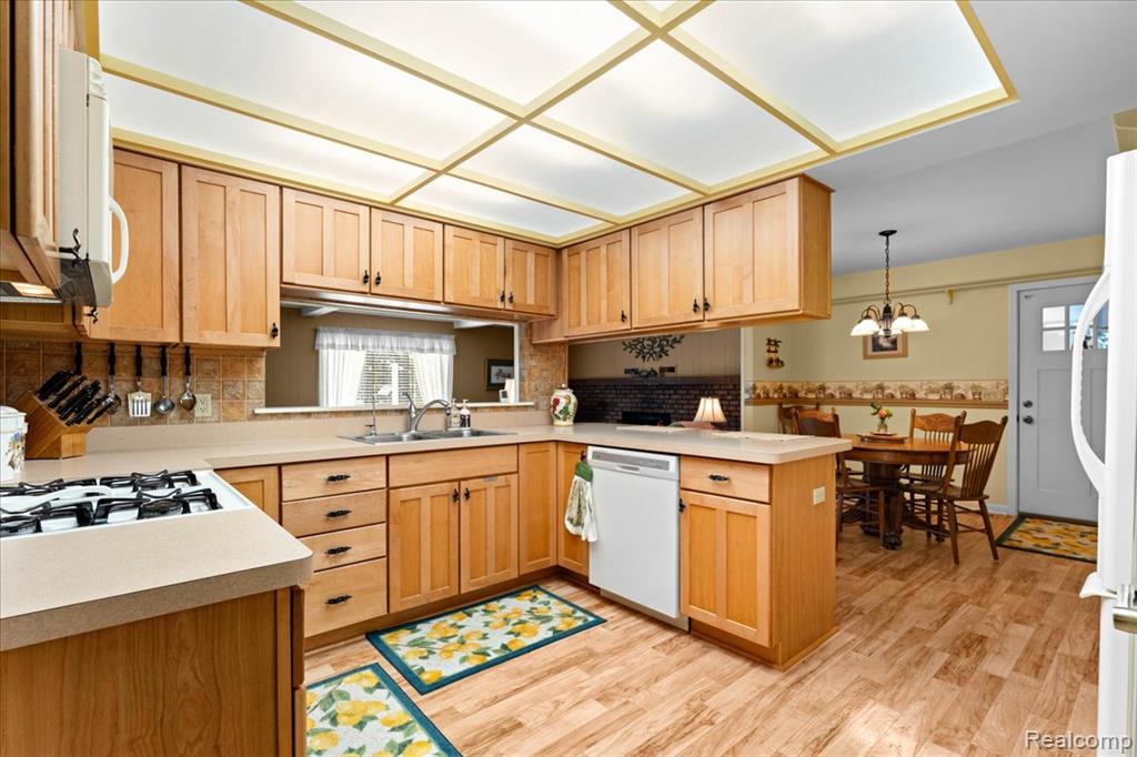 3555 W Drahner Road, Oxford, MI 48371 — Photo 16
