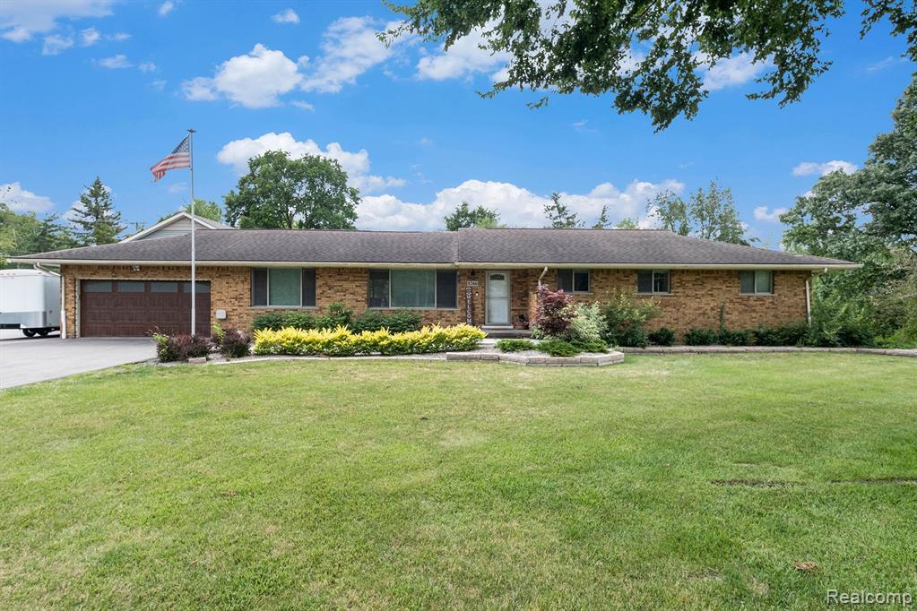 8266 Twilight Lane, Brighton, MI 48116 — front exterior