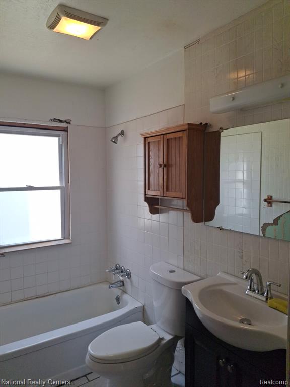 8310 Braile, Detroit, MI 48228 — Photo 14