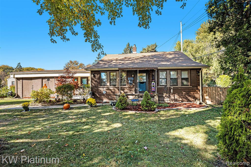 36141 Homeview Street, Harrison Township, MI — front exterior