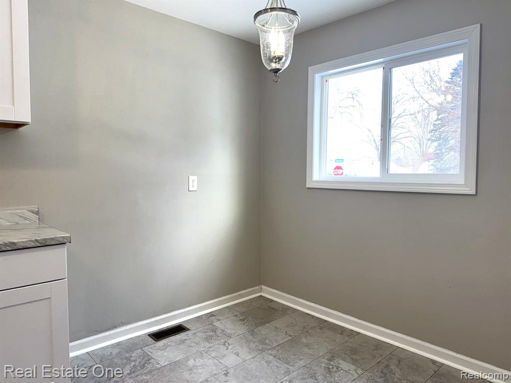 731 Stanley Avenue, Pontiac, MI 48340 — Photo 9