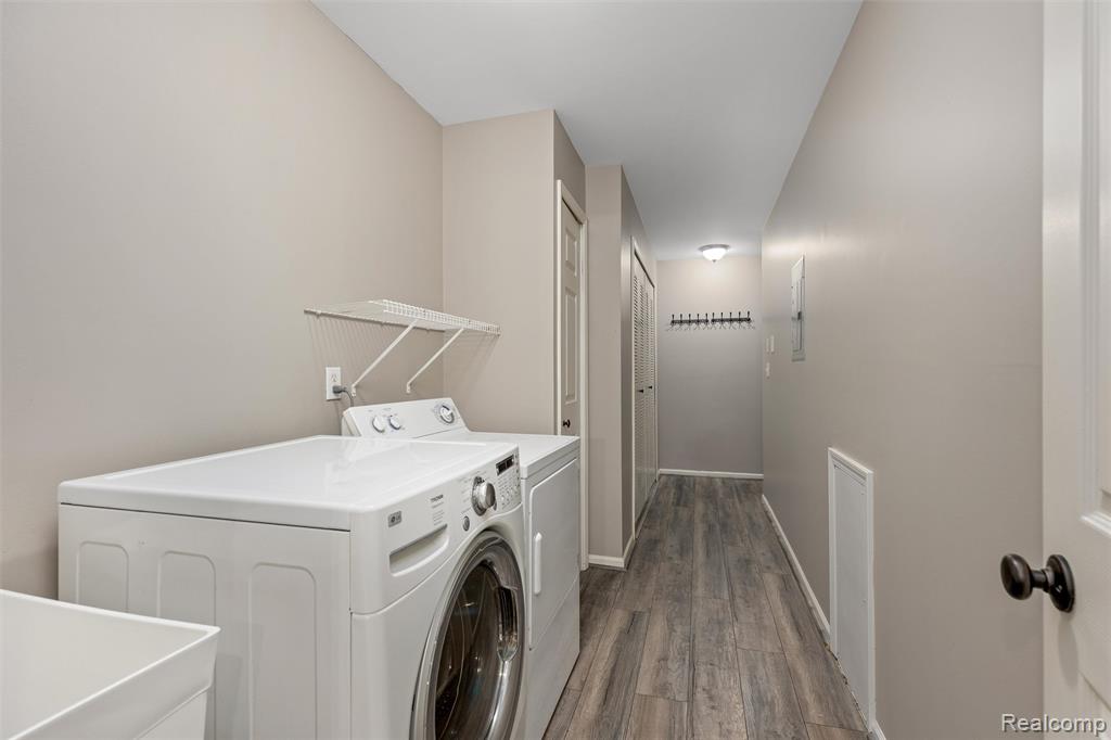 3582 Tremonte Circle S, Rochester, MI 48306 — Photo 12