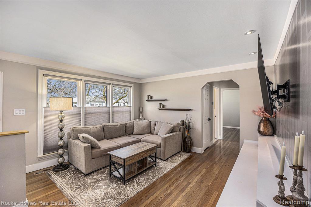 632 N VERMONT Avenue, Royal Oak, MI 48067 — Photo 4