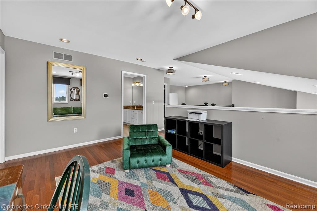 45653 TOURNAMENT Drive N, Northville, MI 48168 — Photo 42