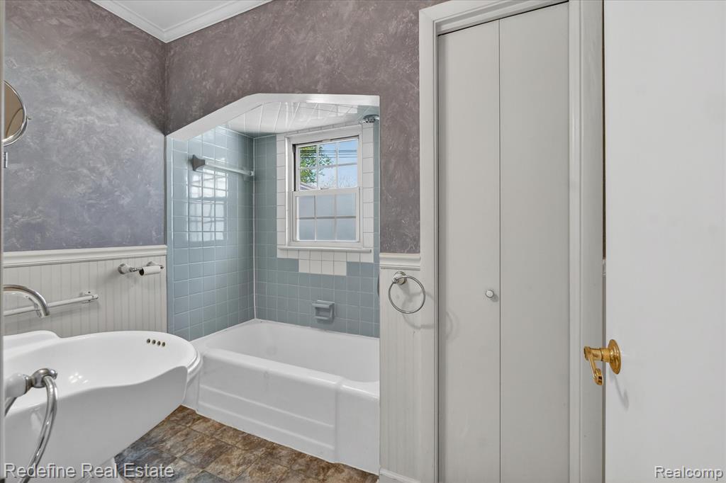 3207 Waukegan Street, Auburn Hills, MI 48326 — Photo 18