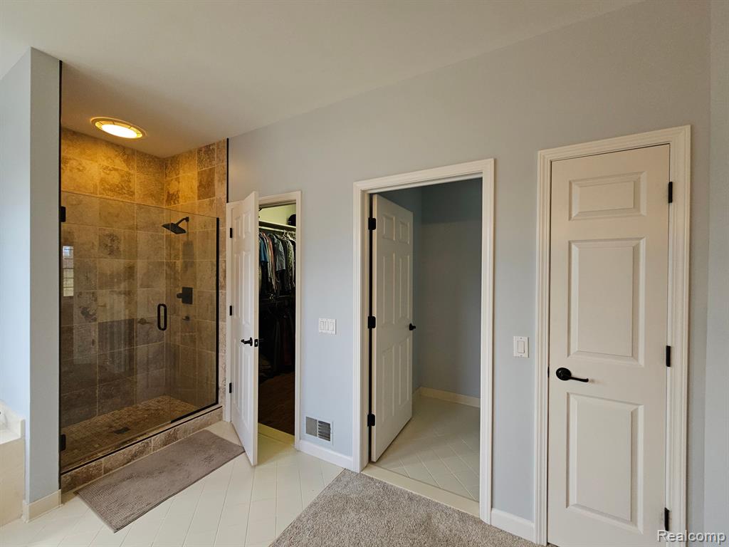 51094 PLYMOUTH LAKE, Plymouth, MI 48170 — Photo 19