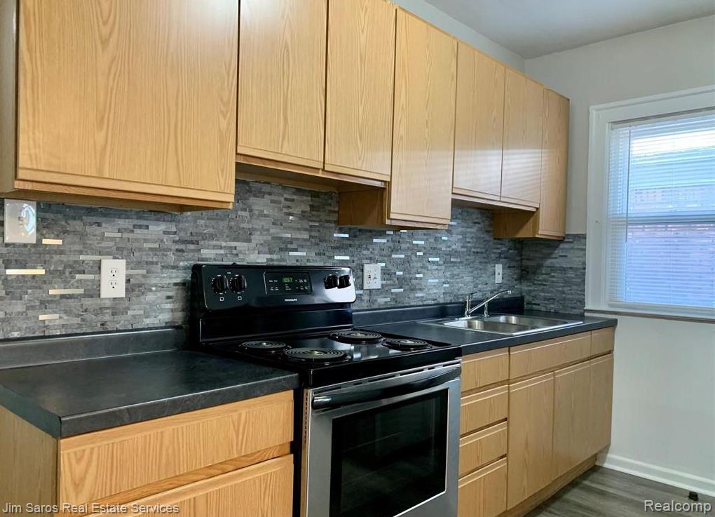 829 BEACONSFIELD Avenue, Grosse Pointe Park, MI 48230 — Photo 5