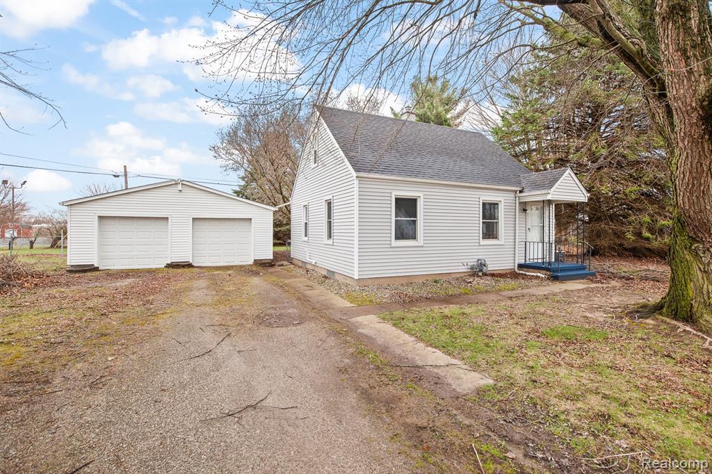 2048 Richards Street, Adrian, MI 49221 — Photo 3