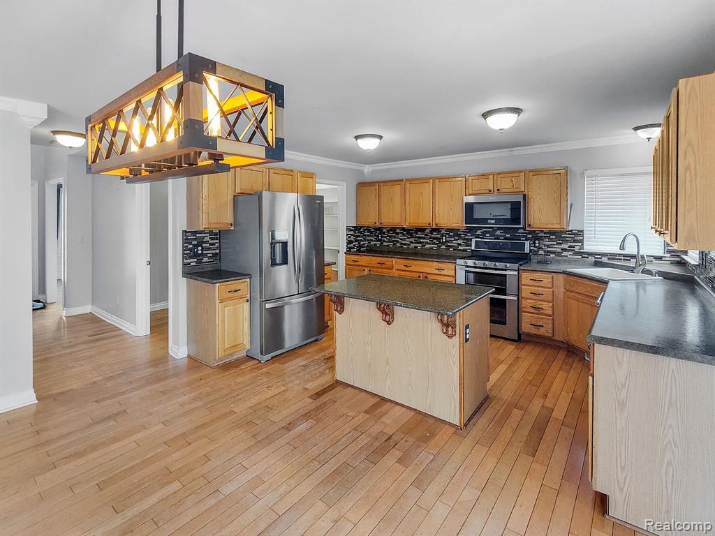 7165 WESTMINSTER Circle, Grand Blanc, MI 48439 — Photo 6