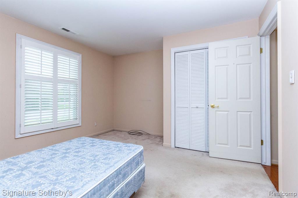 19710 W 13 Mile Road, 101, Beverly Hills, MI 48025 — Photo 32