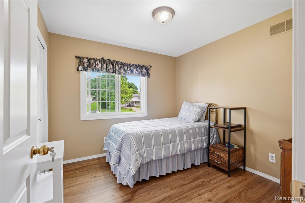 2482 Valley Lane Drive, Grand Blanc, MI 48439 — Photo 20