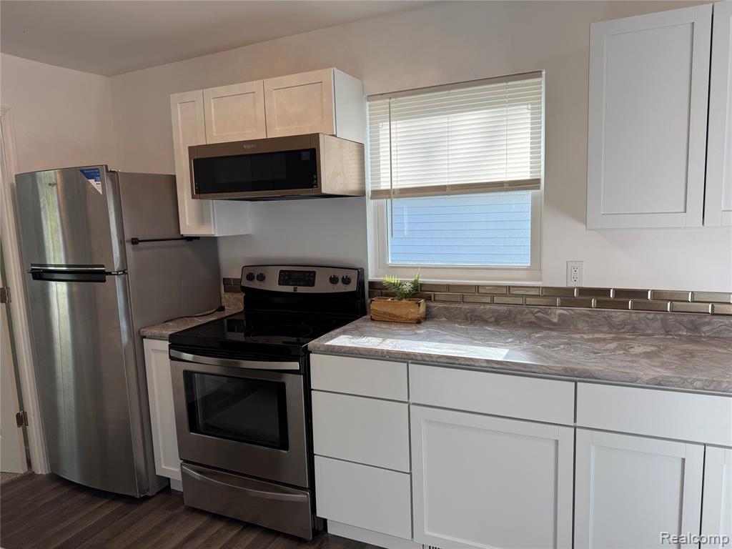 106 E Hopkins Avenue, Pontiac, MI 48340 — Photo 28