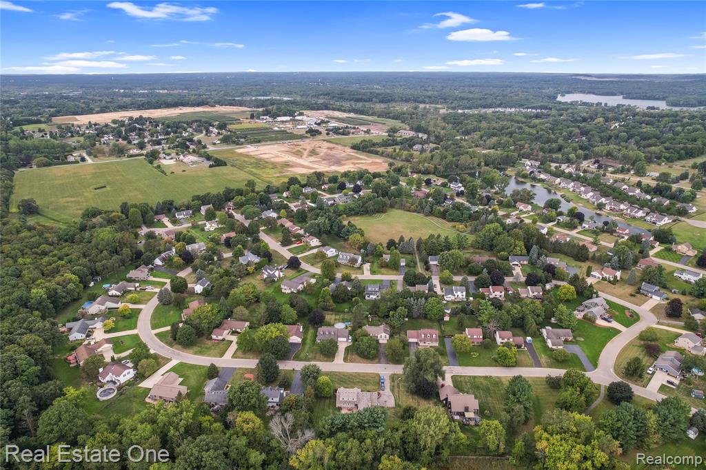 59652 Sunridge Drive, New Hudson, MI 48165 — Photo 41
