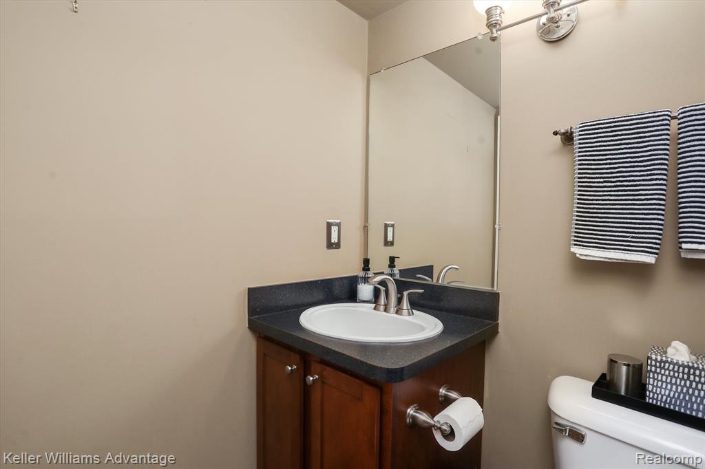 5164 Mesa Drive, Shelby Twp, MI 48316 — Photo 39