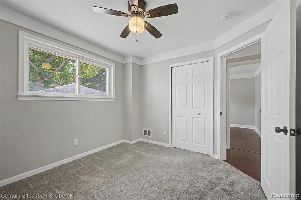 5375 Mayfair Street, Dearborn Heights, MI 48125 — Photo 17