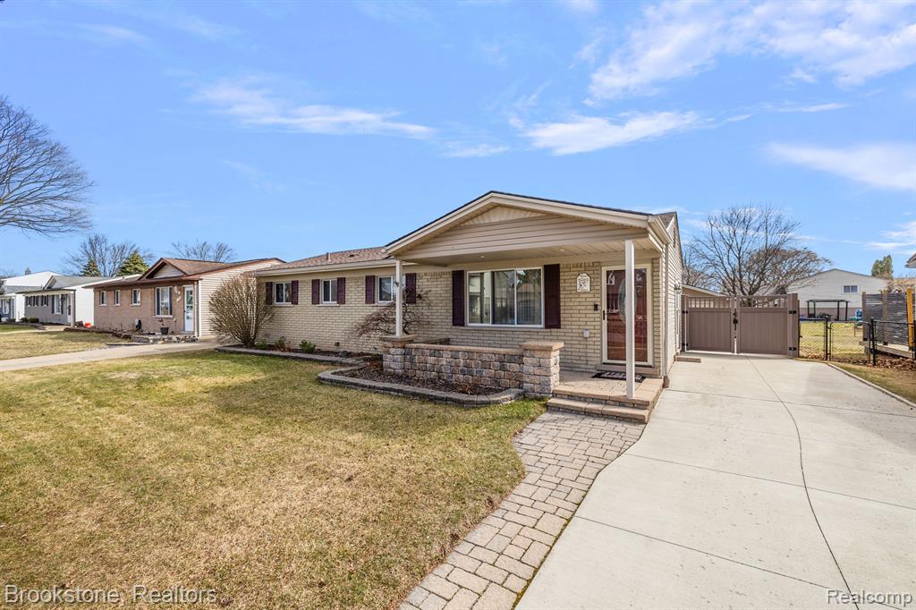 43258 HYDE PARK Drive, Sterling Heights, MI 48313 — Photo 4