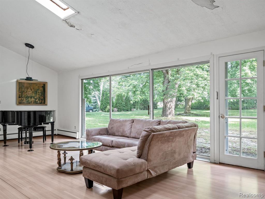 4550 W MAPLE Road, Bloomfield Hills, MI 48301 — Photo 7