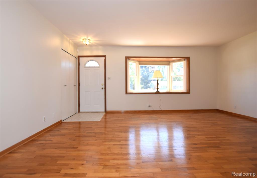 5326 Durwood Drive, Swartz Creek, MI 48473 — Photo 4