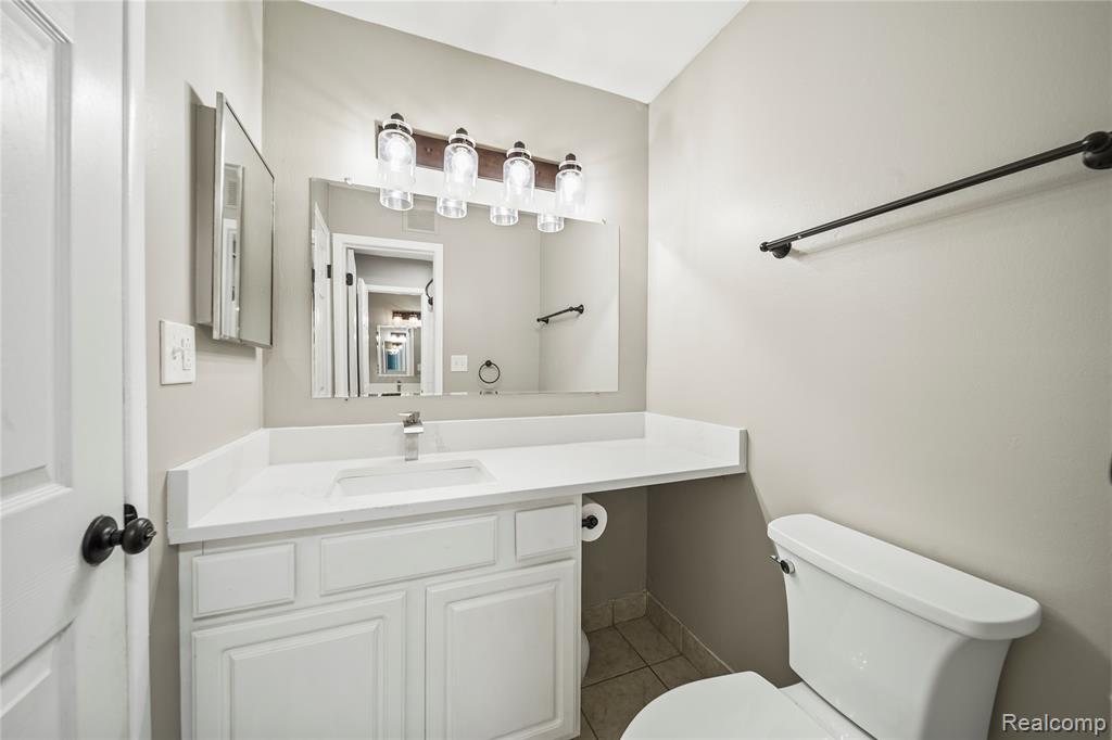 45200 Keding Street, Utica, MI 48317 — Photo 12