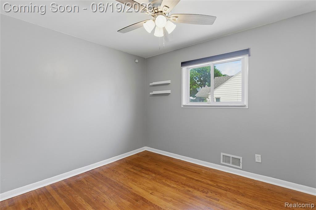 7228 Sterling Street, Center Line, MI 48015 — Photo 8