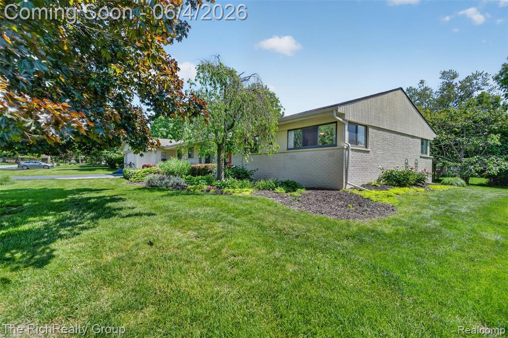 7117 Ward Eagle Drive, West Bloomfield, MI — Photo 5