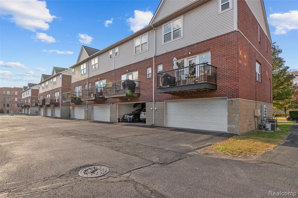 304 E Palmer Street, Detroit, MI 48202 — Photo 3
