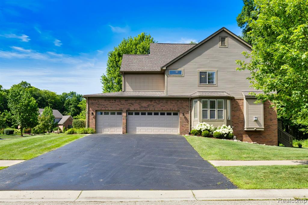 5634 Plantation Drive, Commerce Twp, MI 48382 — Photo 2