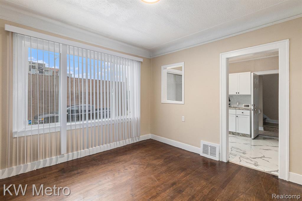 5025 Somerset Avenue, Detroit, MI 48224 — Photo 9
