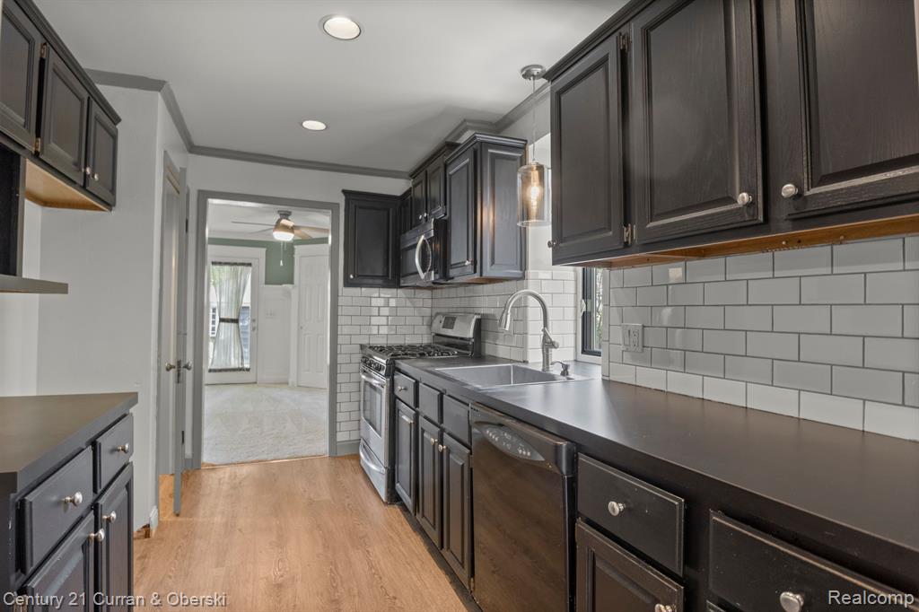 917 N MELBORN Street, Dearborn, MI 48128 — Photo 12