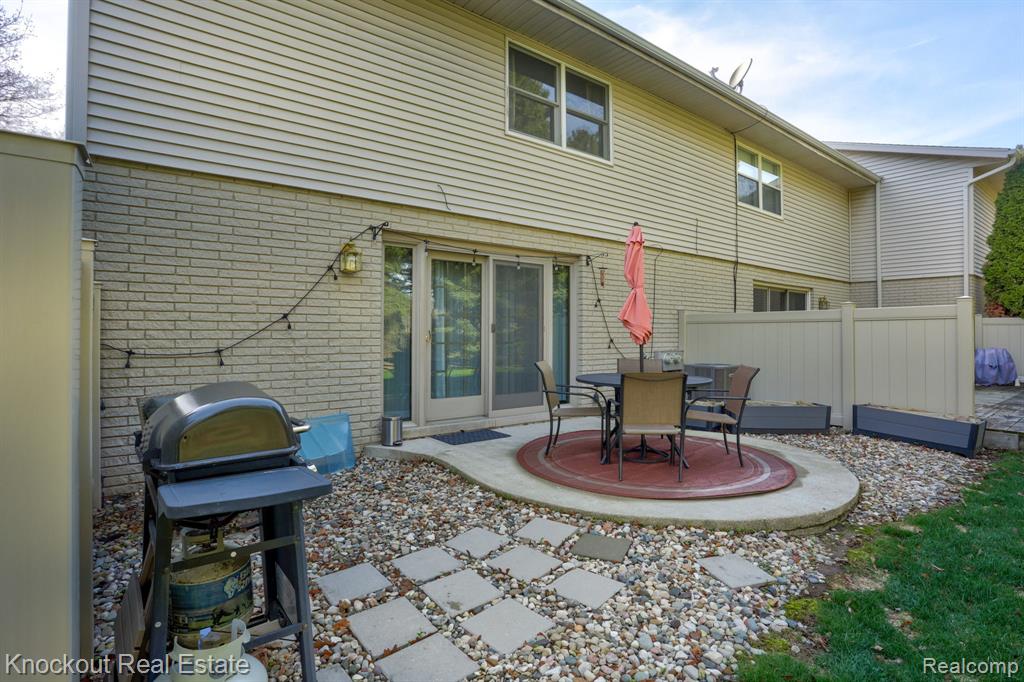 239 Churchgrove Road, Frankenmuth, MI 48734 — Photo 36