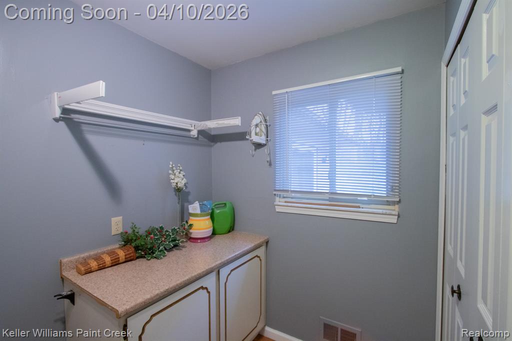 2800 Homewood Drive, Troy, MI 48098 — Photo 24