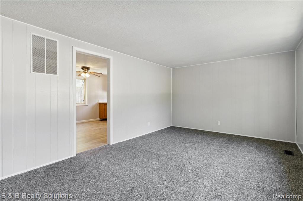6685 BRUSH Street, North Branch, MI 48461 — Photo 6