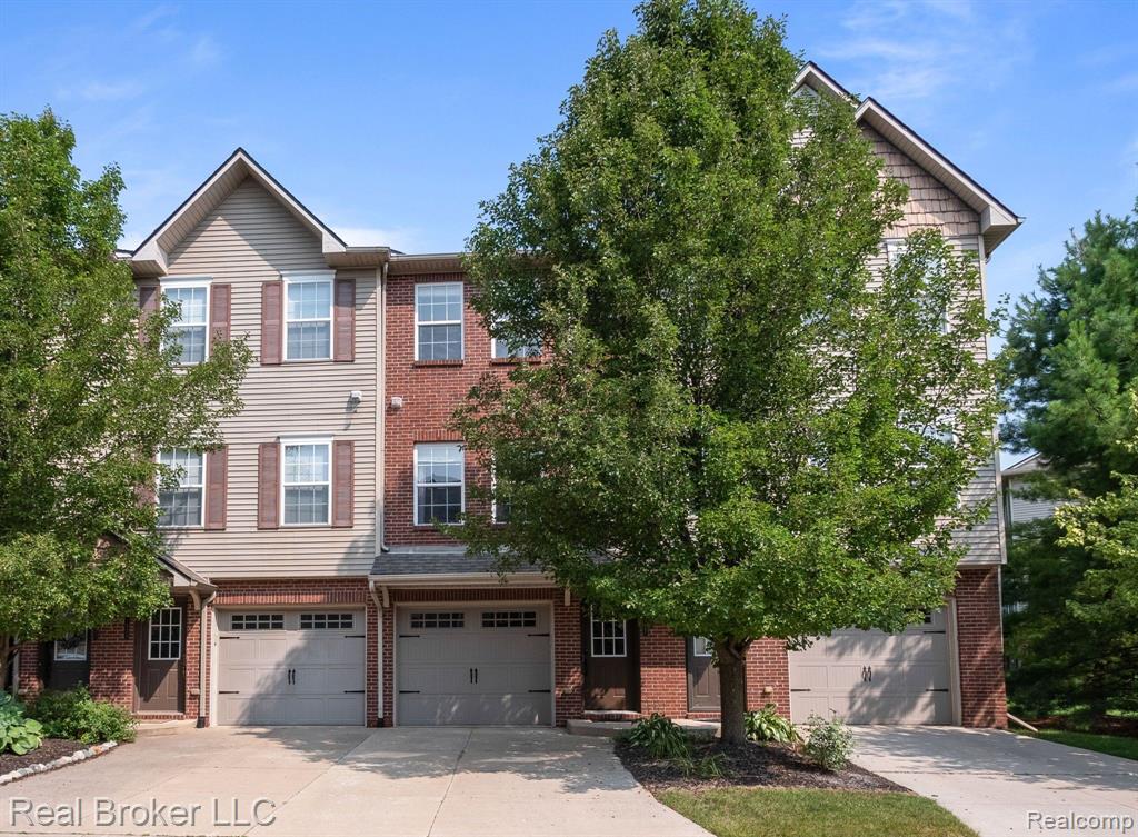 1627 RED HICKORY, Howell, MI 48855 — Photo 2