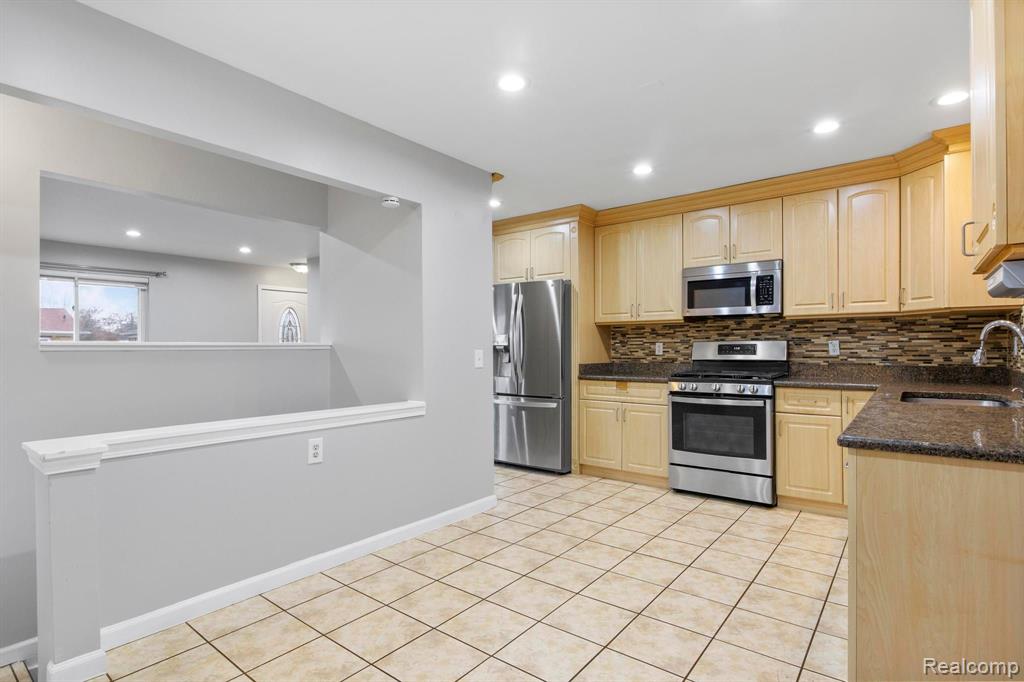 6109 KINLOCH Street, Dearborn Heights, MI 48127 — Photo 18