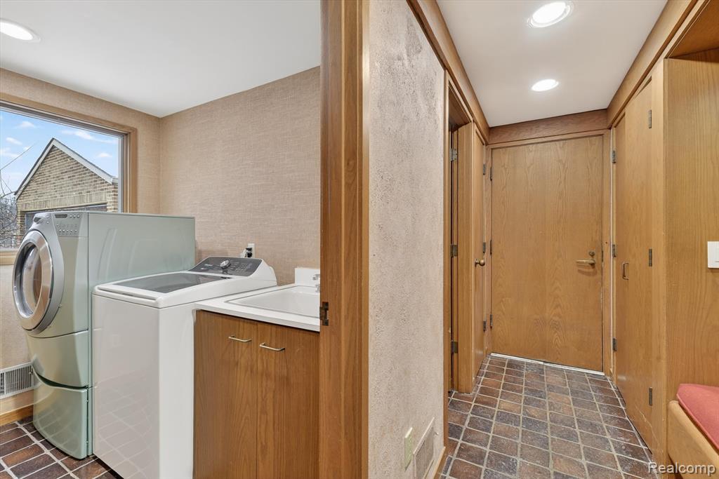 2551 Patterson Lake Road, Pinckney, MI 48169 — Photo 36