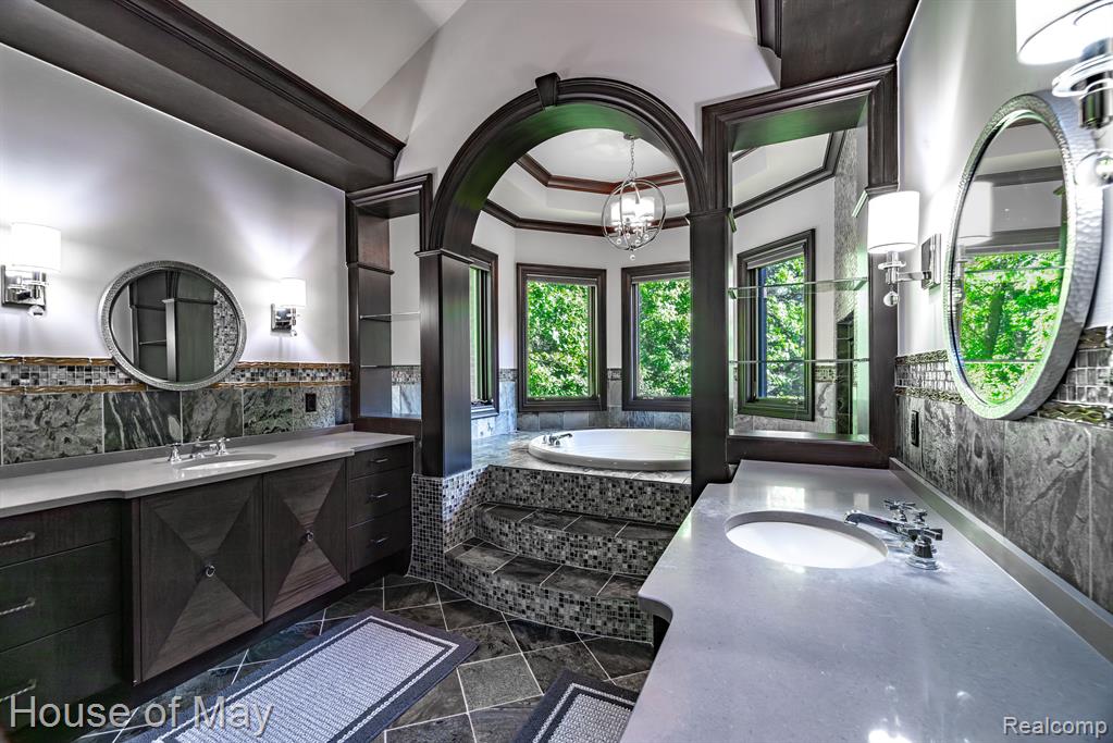 712 E GUNN Road, Rochester, MI 48306 — Photo 14