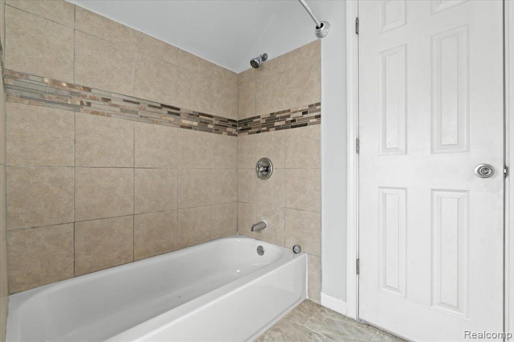 50 TAYLOR Street, Detroit, MI 48202 — Photo 36