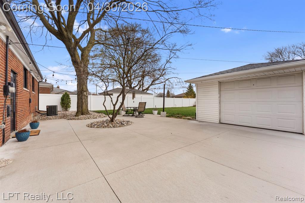 8439 Louise Avenue, Allen Park, MI 48101 — Photo 20