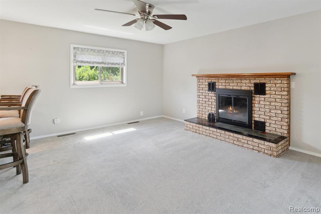 6169 Barker Circle, Waterford, MI 48329 — Photo 17