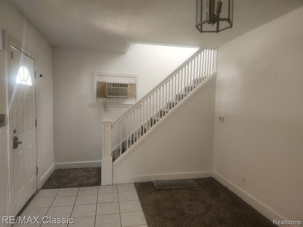 472 S JESSIE Street, Pontiac, MI 48341 — Photo 8