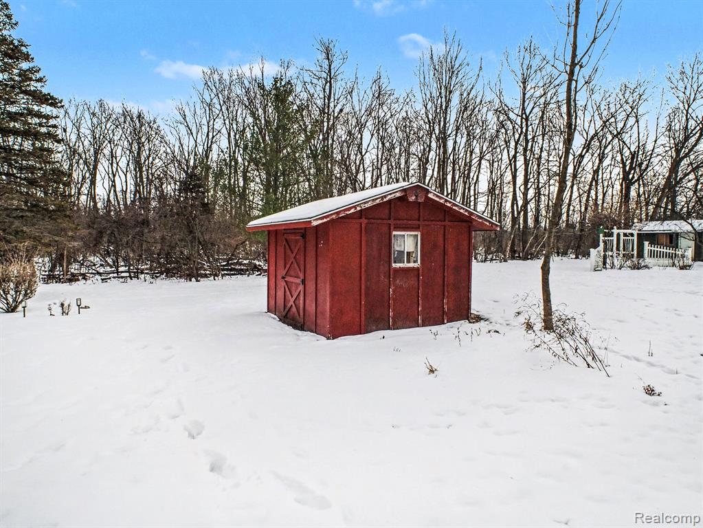 3230 Woodvalley Drive, Flushing, MI 48433 — Photo 32