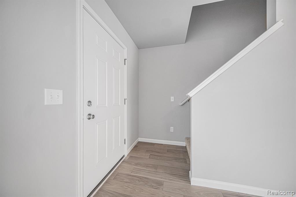735 LONE OAK Way, Tecumseh, MI 49286 — Photo 2